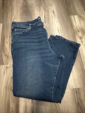 Amazon Essentials Women's Straight Leg Jeans in Dark Blue Wash